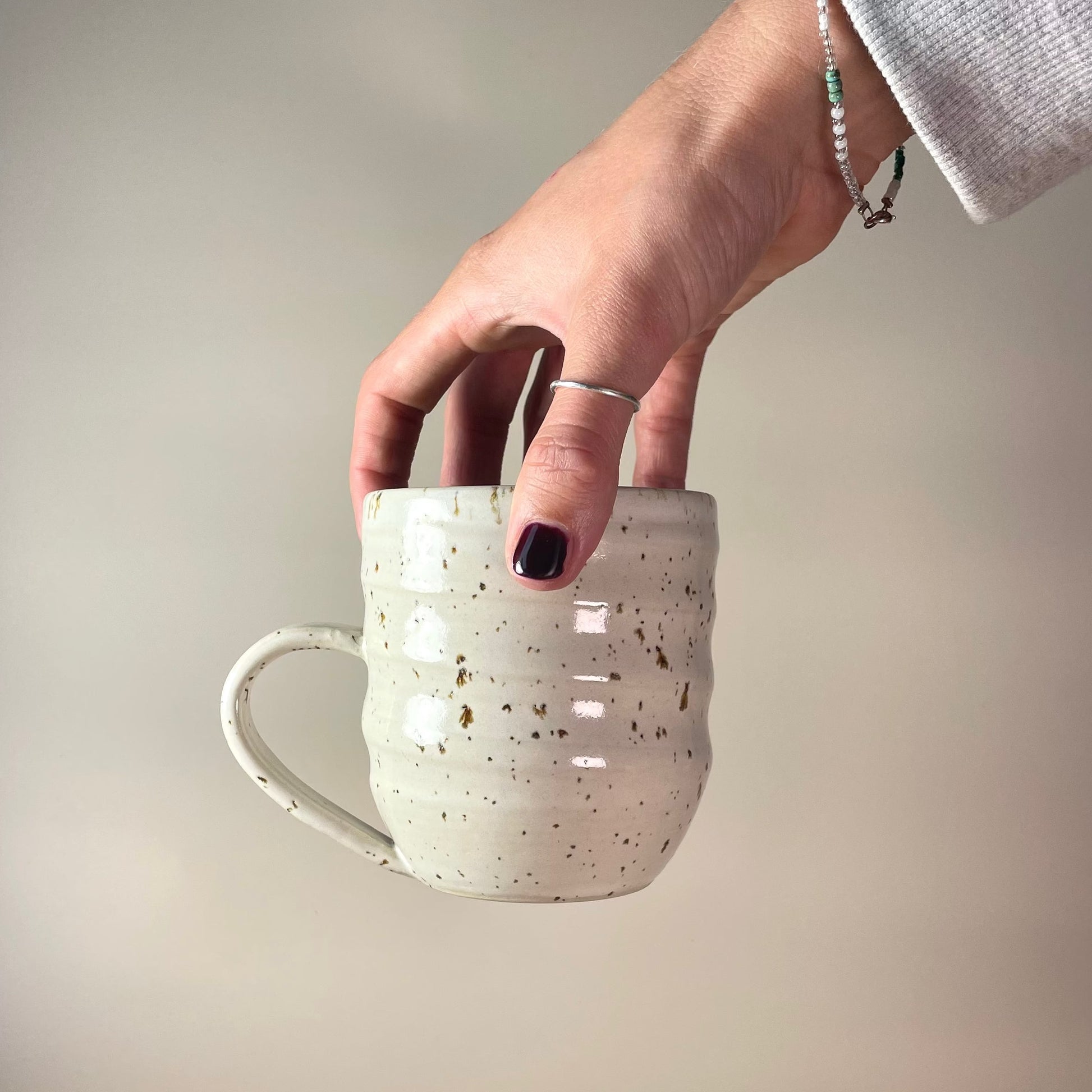 Swirl mok Linnen White met oor Kleikunstig