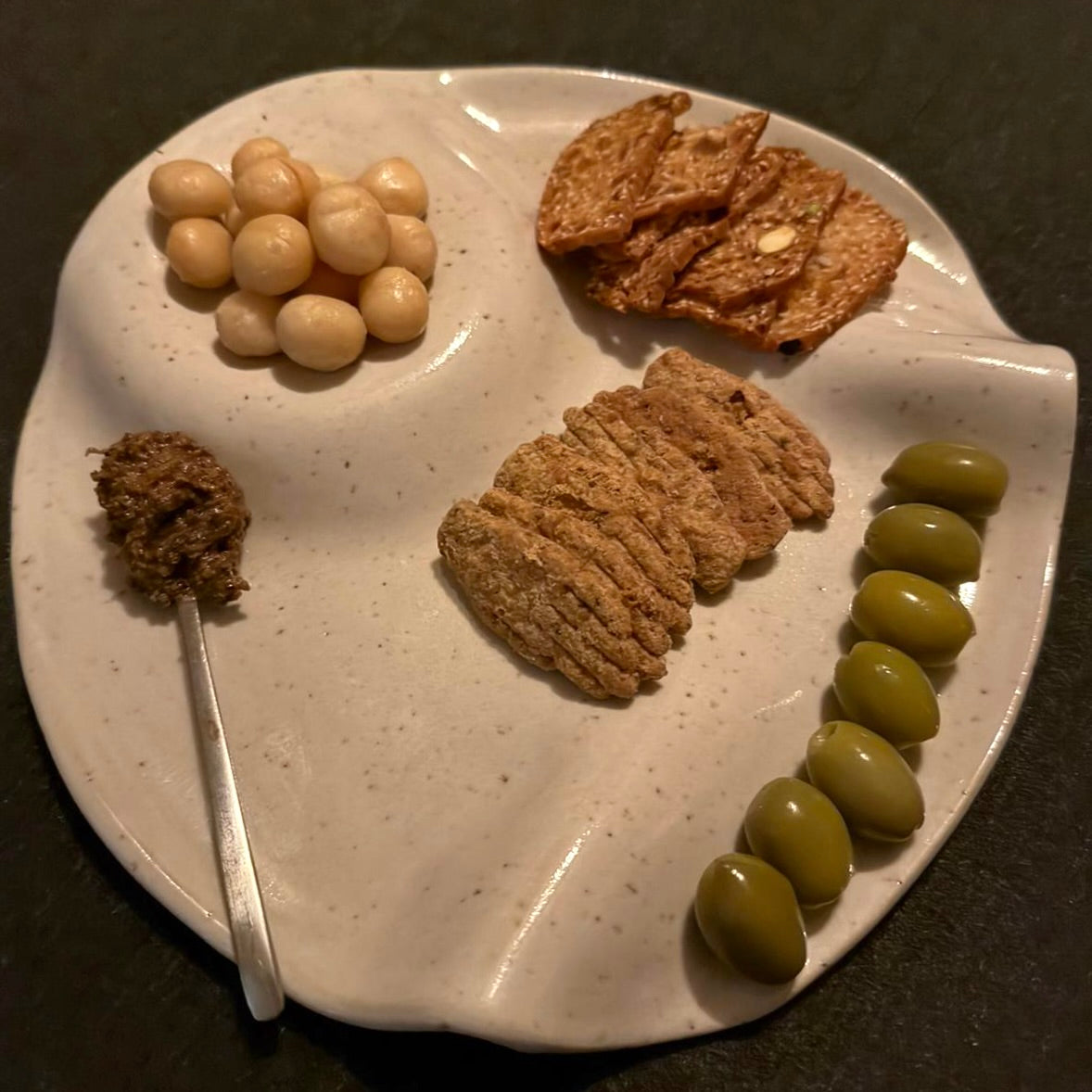 Organisch borrelplateau Kleikunstig